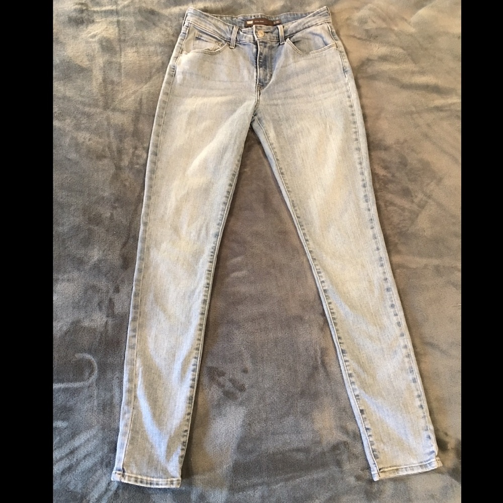 Levi’s light wash high rise skinny jeans